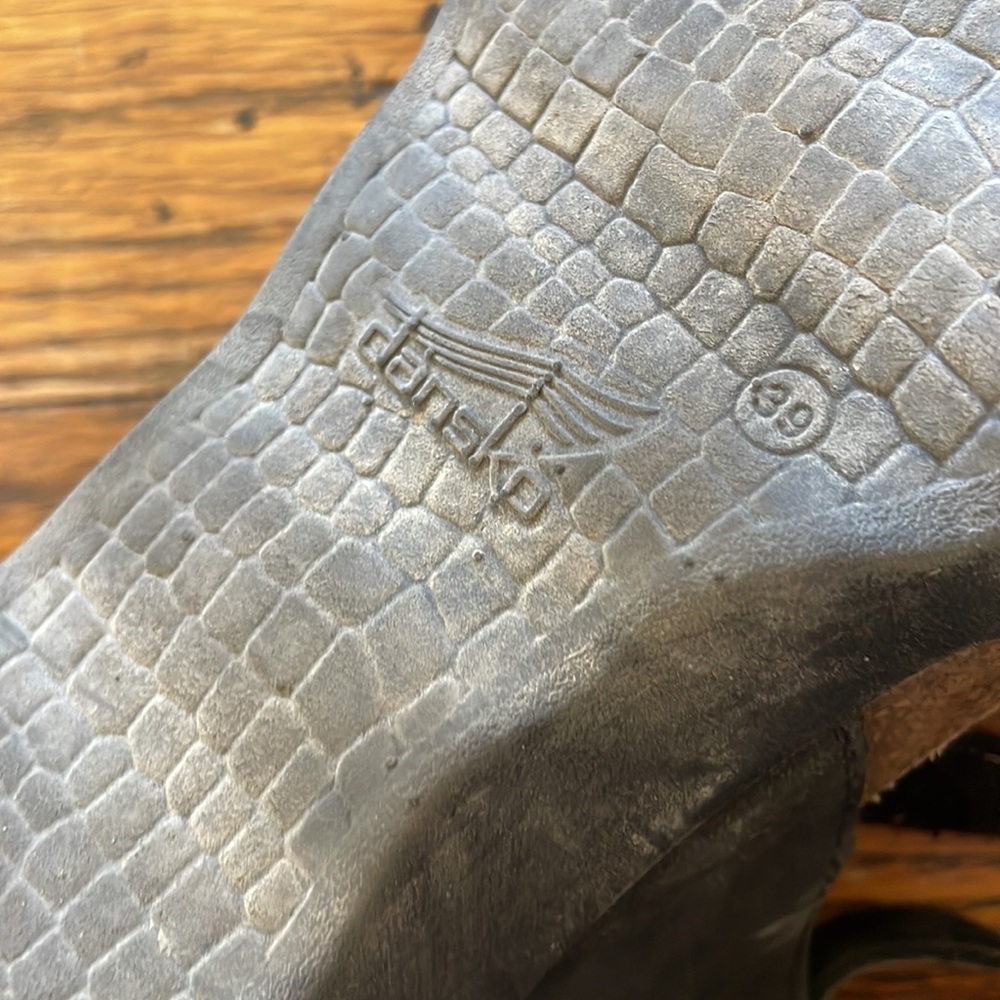 Sandals - Picture 5 of 6